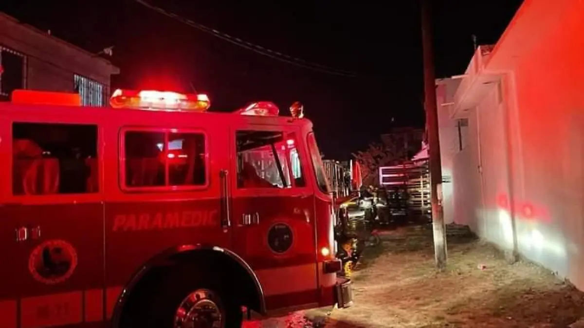 Autos incendiados en Mazatlan